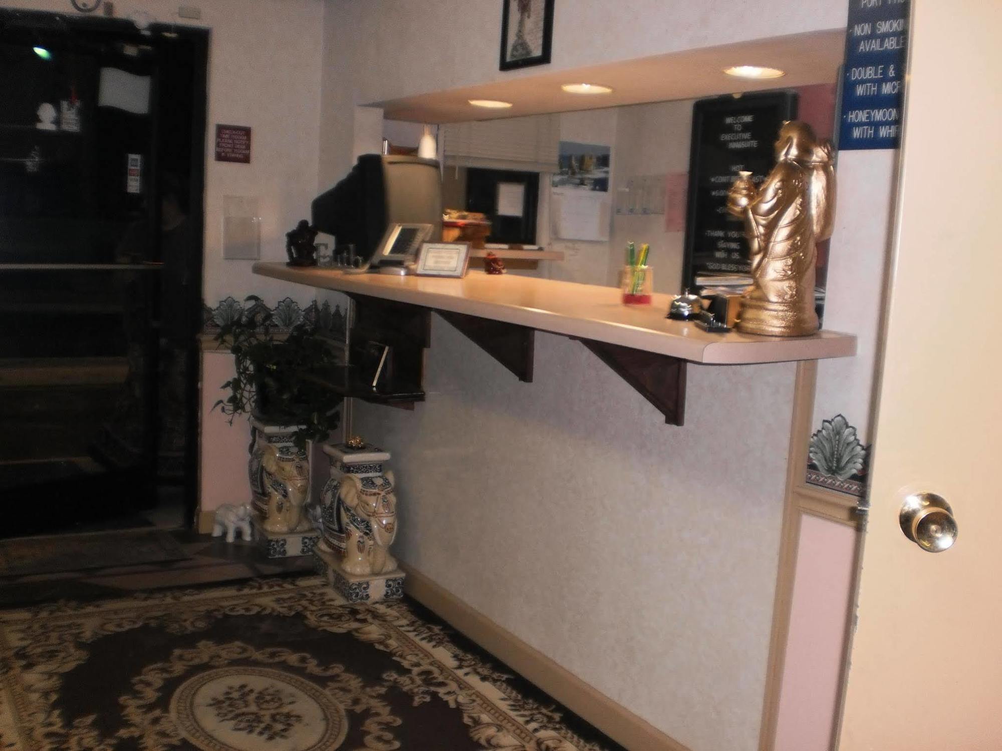 Executive & - Motel Covington