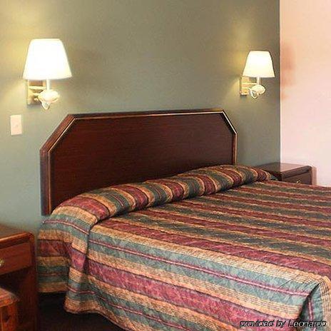 Motel Executive & -